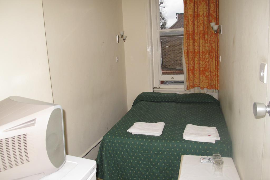 Chiswick Court Hotel - B&B London Exterior photo